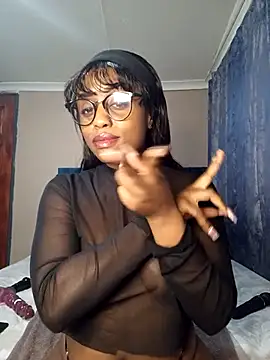 Snapshot of Queen-Chocolate chatting on February 21, 2025, 8:16 pm Queen-Chocolate online show from February 21, 2025, 8:16 pm