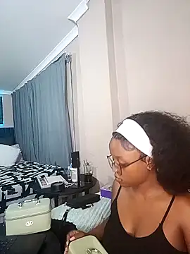 Queen-Chocolate online show from February 5, 2026, 9:54 pm