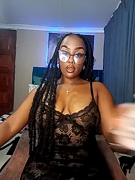 Snapshot of Queen-Chocolate chatting on November 27, 2025, 10:32 pm Queen-Chocolate online show from November 27, 2025, 10:32 pm