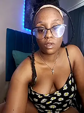 Queen-Chocolate online show from December 22, 2025, 2:06 pm