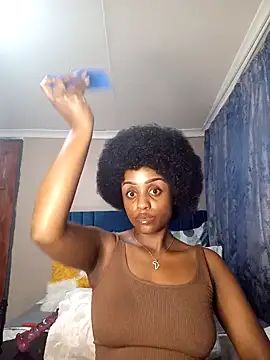 Snapshot of Queen-Chocolate chatting on January 24, 2025, 10:08 pm Queen-Chocolate online show from January 24, 2025, 10:08 pm