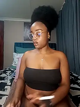 Snapshot of Queen-Chocolate chatting on September 28, 2025, 9:33 pm Queen-Chocolate online show from September 28, 2025, 9:33 pm