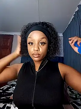 Snapshot of Queen-Chocolate chatting on October 30, 2025, 6:38 pm Queen-Chocolate online show from October 30, 2025, 6:38 pm