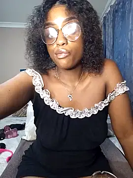 Snapshot of Queen-Chocolate chatting on January 30, 2025, 11:55 pm Queen-Chocolate online show from January 30, 2025, 11:55 pm