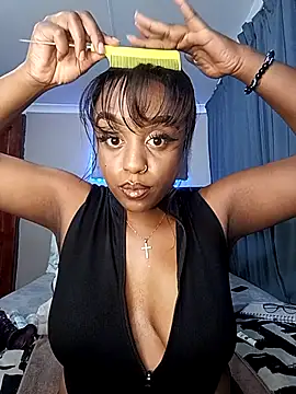 Snapshot of Queen-Chocolate chatting on November 9, 2025, 3:21 am Queen-Chocolate online show from November 9, 2025, 3:21 am