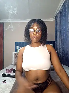 Snapshot of Queen-Chocolate chatting on February 1, 2025, 11:27 pm Queen-Chocolate online show from February 1, 2025, 11:27 pm