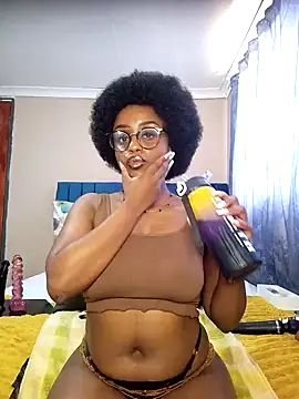 Snapshot of Queen-Chocolate chatting on January 16, 2025, 10:53 am Queen-Chocolate online show from January 16, 2025, 10:53 am