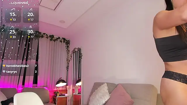 Snapshot of Bella_ev chatting on March 12, 2025, 2:09 am Bella ev online show from March 12, 2025, 2:09 am