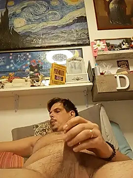 kgmrossetti4 online show from November 7, 2025, 4:00 pm