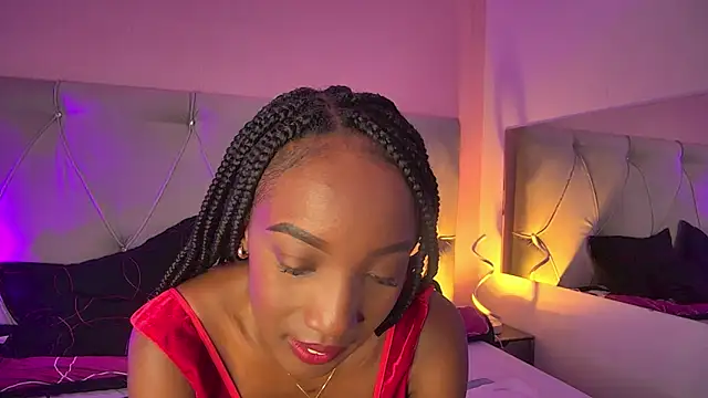 FiorelaLenin online show from December 3, 2025, 5:12 pm