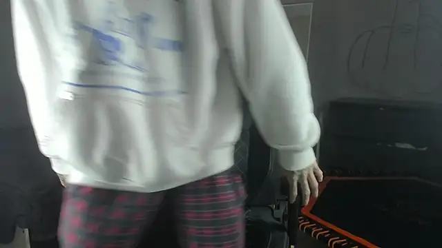 Snapshot of MasonWarholl chatting on October 2, 2025, 4:10 pm MasonWarholl online show from October 2, 2025, 4:10 pm