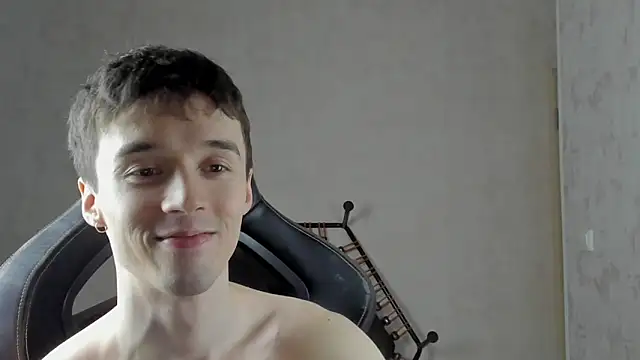 MasonWarholl online show from April 17, 2026, 11:29 pm