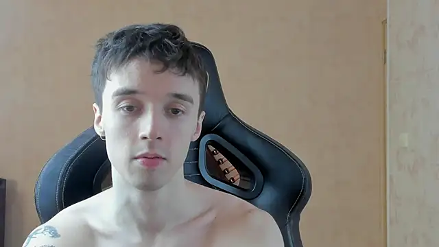 MasonWarholl online show from April 19, 2026, 3:46 pm