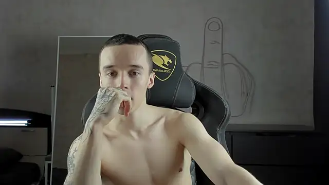 Snapshot of MasonWarholl chatting on January 6, 2025, 4:26 am MasonWarholl online show from January 6, 2025, 4:26 am