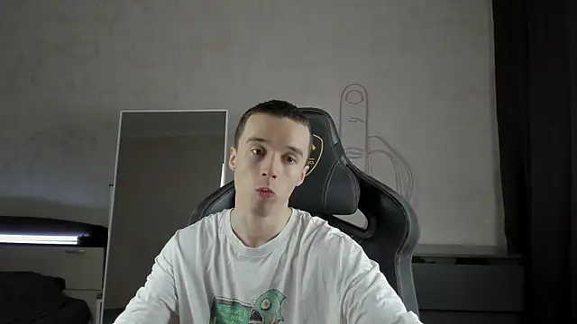 Snapshot of MasonWarholl chatting on January 9, 2025, 2:40 pm MasonWarholl online show from January 9, 2025, 2:40 pm