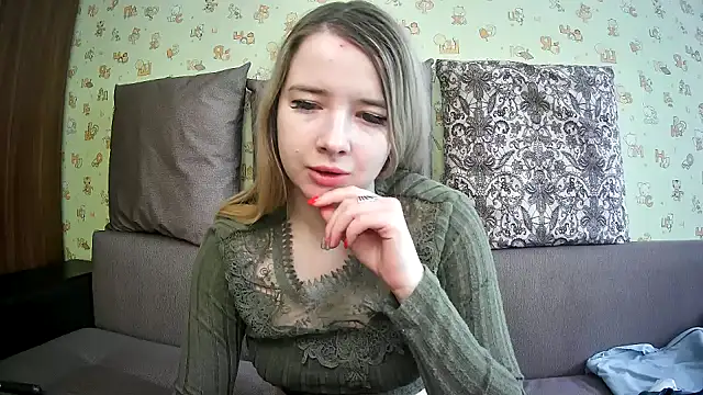 ViolaCandy online show from March 11, 2025, 5:46 am