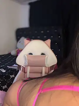 Snapshot of KittyRous chatting on February 4, 2026, 8:09 am KittyRous online show from February 4, 2026, 8:09 am