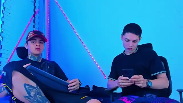 HOT boy2025 online show from October 9, 2025, 12:33 am