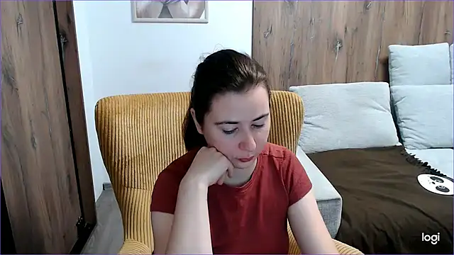 Snapshot of VioletaFlower7 chatting on July 5, 2026, 8:21 am VioletaFlower7 online show from July 5, 2026, 8:21 am