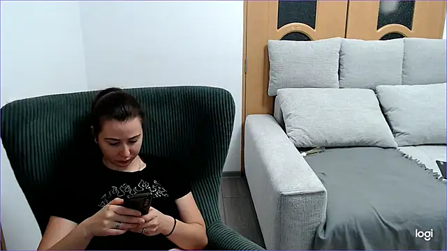 VioletaFlower7 online show from October 2, 2025, 2:53 pm