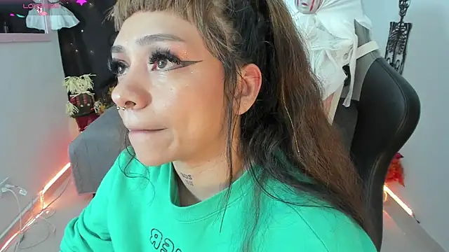 Snapshot of zoesullivan chatting on October 6, 2025, 10:27 am zoesullivan online show from October 6, 2025, 10:27 am