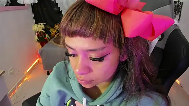 Snapshot of zoesullivan chatting on October 26, 2025, 9:31 am zoesullivan online show from October 26, 2025, 9:31 am