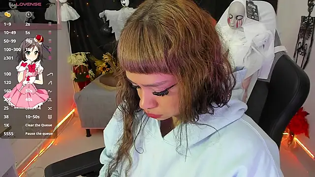 Snapshot of zoesullivan chatting on October 22, 2025, 9:53 am zoesullivan online show from October 22, 2025, 9:53 am