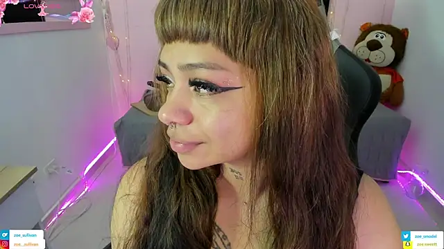 Snapshot of zoesullivan chatting on November 5, 2025, 9:45 am zoesullivan online show from November 5, 2025, 9:45 am