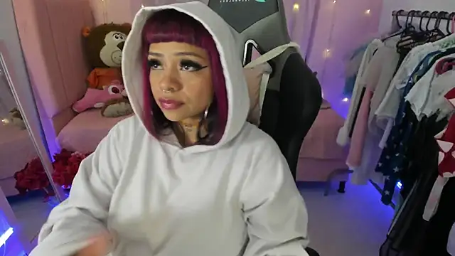 Snapshot of zoesullivan chatting on February 25, 2026, 10:37 am zoesullivan online show from February 25, 2026, 10:37 am