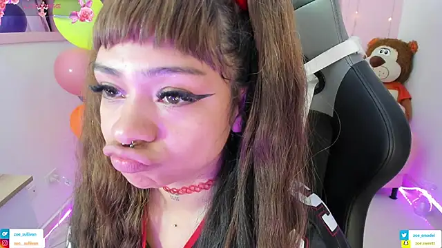 Snapshot of zoesullivan chatting on November 10, 2025, 9:47 am zoesullivan online show from November 10, 2025, 9:47 am