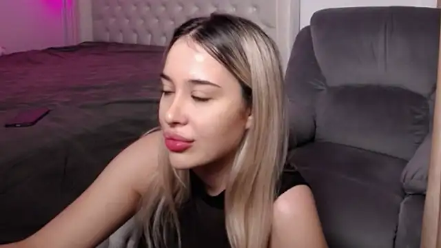 NaughtyAdda online show from October 3, 2025, 10:55 pm