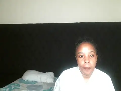 R-thequeen online show from September 22, 2025, 9:21 pm