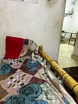 Snapshot of Rafik88xx chatting on November 12, 2025, 10:35 pm Rafik88xx online show from November 12, 2025, 10:35 pm