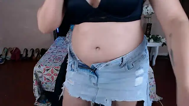 Snapshot of VioletaaaSlave chatting on May 11, 2026, 4:04 pm VioletaaaSlave online show from May 11, 2026, 4:04 pm
