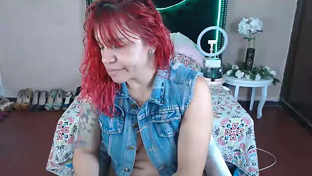 Snapshot of VioletaaaSlave chatting on March 10, 2026, 11:25 am VioletaaaSlave online show from March 10, 2026, 11:25 am