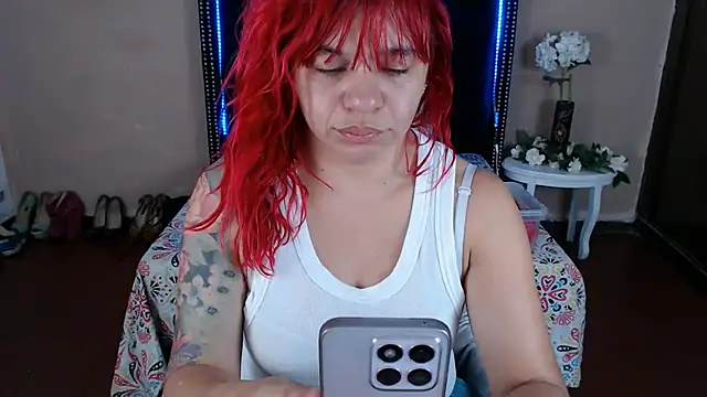 Snapshot of VioletaaaSlave chatting on April 20, 2026, 11:35 am VioletaaaSlave online show from April 20, 2026, 11:35 am