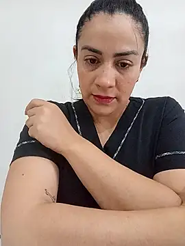 XGabrielaXX online show from November 11, 2025, 11:16 am