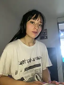 liaqueen610 online show from October 15, 2025, 4:37 pm