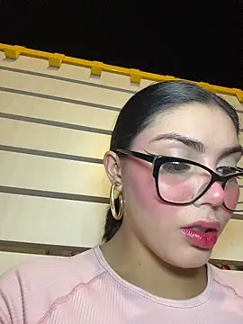 Snapshot of zui_lu chatting on December 22, 2025, 3:50 am zui lu online show from December 22, 2025, 3:50 am