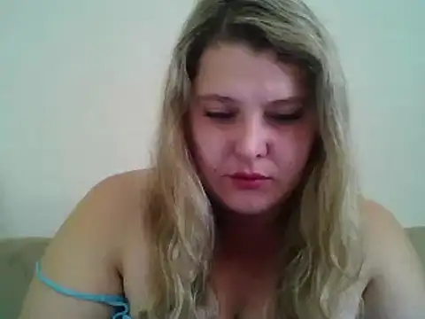 ParisMimi online show from November 18, 2025, 7:33 am