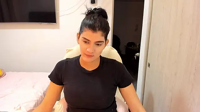 Snapshot of misstoya chatting on November 19, 2025, 10:21 pm misstoya online show from November 19, 2025, 10:21 pm