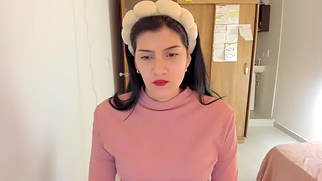 Snapshot of misstoya chatting on February 5, 2025, 1:15 am misstoya online show from February 5, 2025, 1:15 am