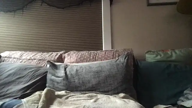 cliveokanagan24 online show from October 20, 2025, 3:23 pm