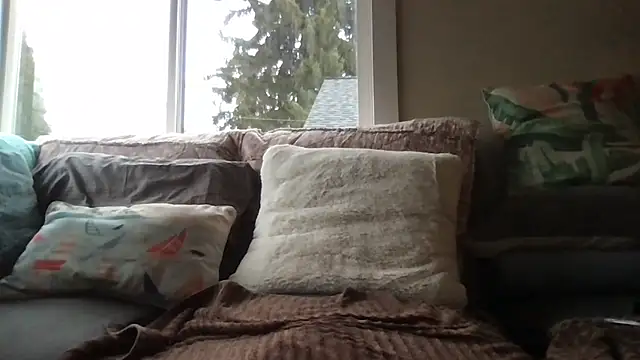 cliveokanagan24 online show from December 4, 2025, 6:51 pm