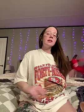 Snapshot of Sweetdee222x chatting on December 13, 2024, 7:47 am Sweetdee222x online show from December 13, 2024, 7:47 am