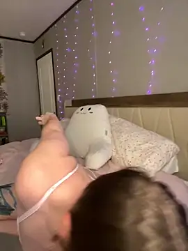 Snapshot of Sweetdee222x chatting on September 10, 2025, 10:31 pm Sweetdee222x online show from September 10, 2025, 10:31 pm