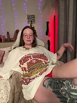 Snapshot of Sweetdee222x chatting on December 13, 2024, 4:43 am Sweetdee222x online show from December 13, 2024, 4:43 am