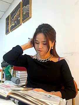 Snapshot of Efangfang chatting on November 25, 2025, 11:10 am Efangfang online show from November 25, 2025, 11:10 am