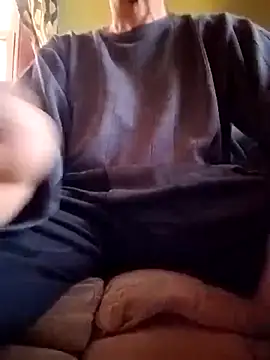 Snapshot of Bigloggz chatting on February 15, 2026, 1:21 pm Bigloggz online show from February 15, 2026, 1:21 pm