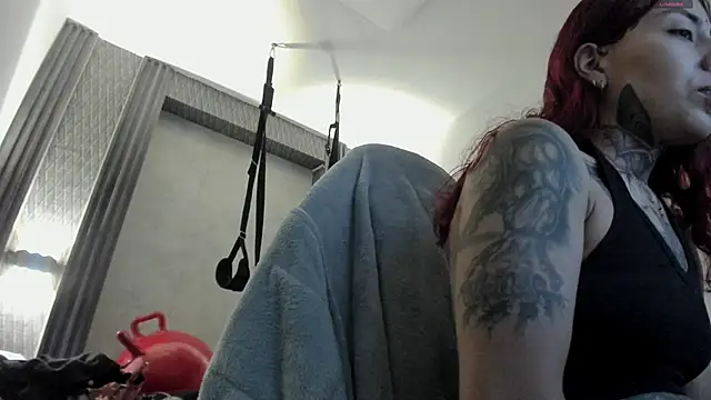 Snapshot of selene_red_ chatting on December 4, 2025, 2:05 pm selene red online show from December 4, 2025, 2:05 pm